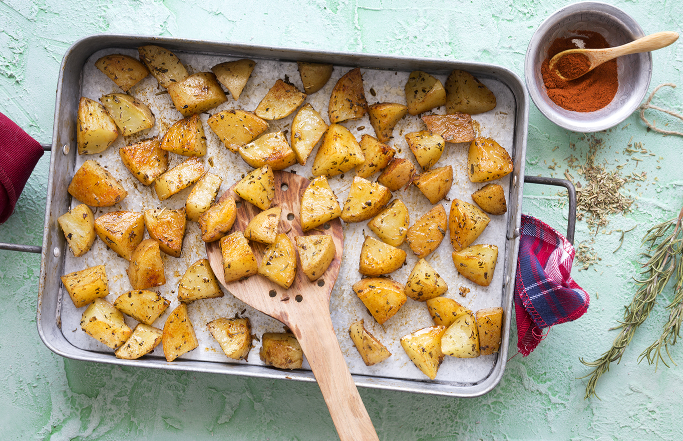 Oven-roasted potatoes: a healthy substitute for fries