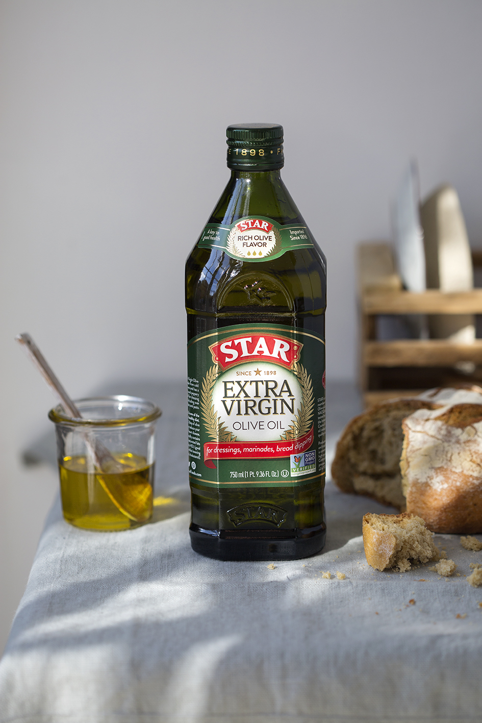 What is the difference between extra virgin olive oil and other vegetable oils?