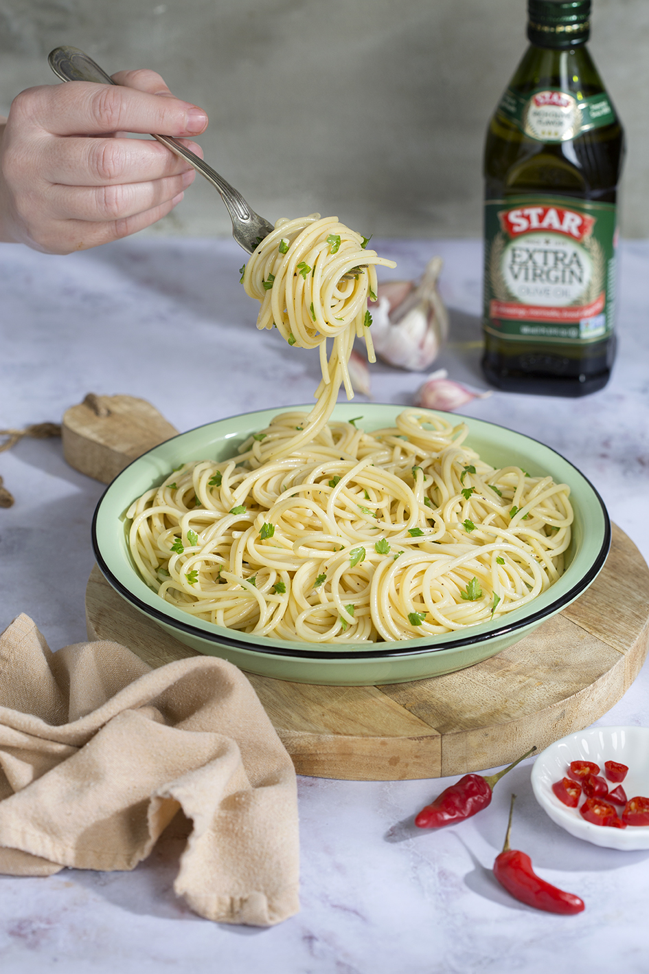 Spaghetti with Garlic and Olive Oil