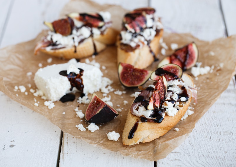Fresh Fig and Goat Cheese Crostini with STAR Balsamic Glaze
