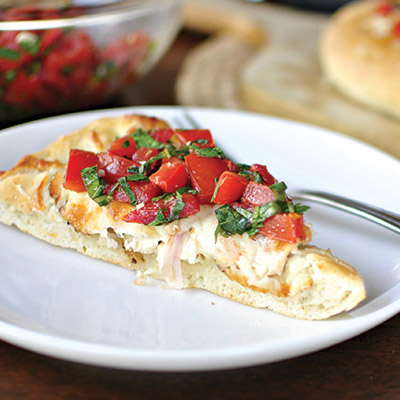 This grilled chicken tomato basil bruschetta pizza is phenomenal! This pizza is a fresh and delicious change and the bruschetta is a wonderful new twist! #STARFineFoods