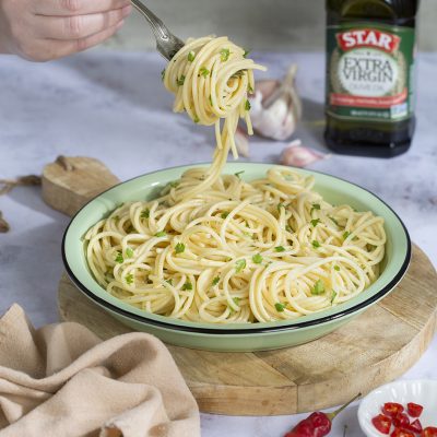 Spaghetti with Garlic and Olive Oil