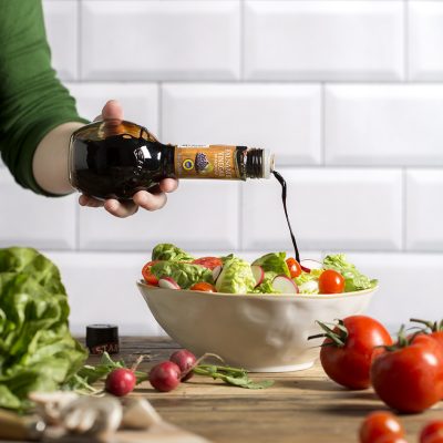 How many calories are there in balsamic vinegar?