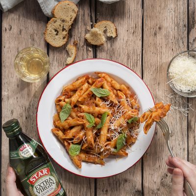 15-Minute Tomato Pasta